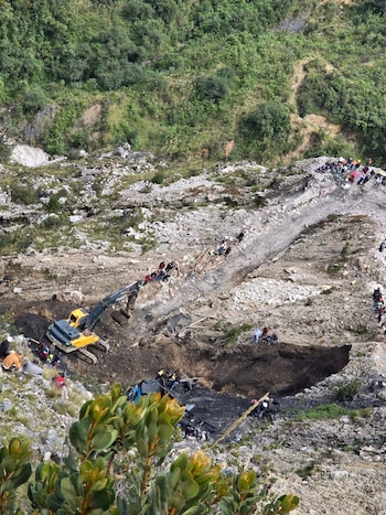 Tras un derrumbe en una