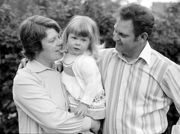 JOHN Y LESLEY BROWN Louise Brown
