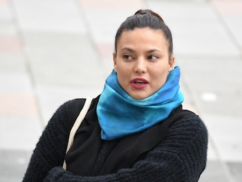 La actriz Elisa Mouliaá llega