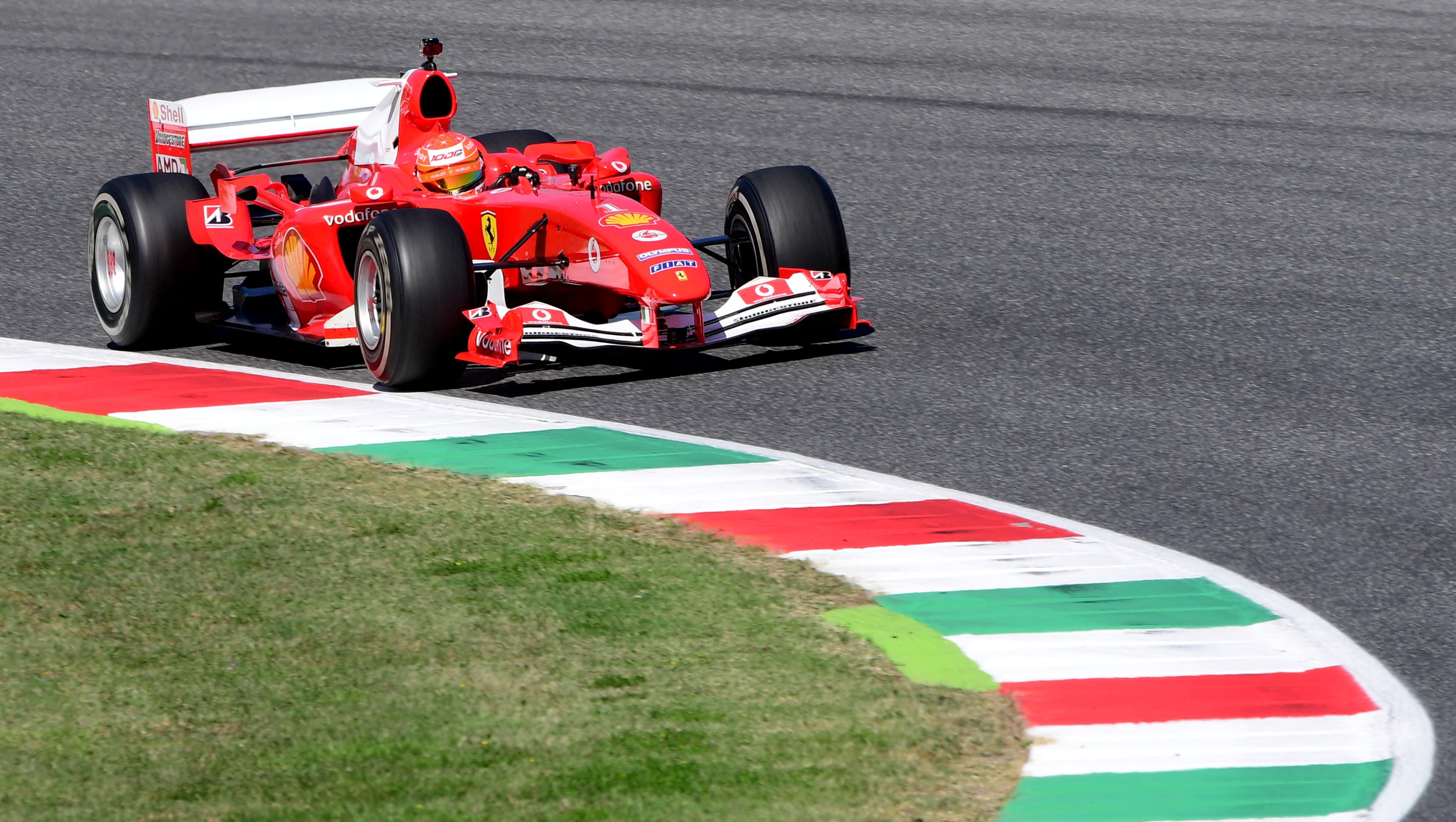 Schumacher en Ferrari. (REUTERS/Jennifer Lorenzini)