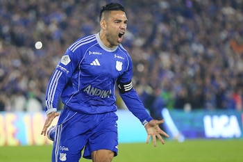 Falcao comemora seu pequeno gol