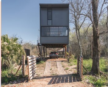 “La casa levadiza”, levantada en