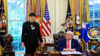 Musk amenaza con "desmantelar" la