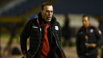 José Hernández, de 70 años, tuvo su última aventura en el extranjero guiando a Técnico Universitario. - Crédito: Difusión