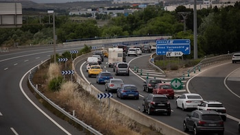 La DGT pide precaución y evitar distracciones para una vuelta de Semana Santa segura