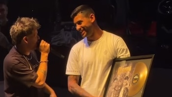 La divertida aparición del Cuti Romero en un recital: la reacción del público y la canción que entonó