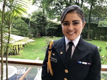 El cuerpo de la teniente