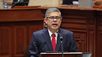 Rafael López Aliaga “no ha revisado bien la historia” y desconoce cómo funciona el Estado, afirma premier