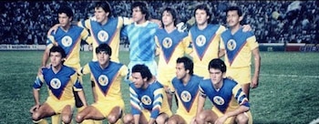El equipo campeón posa para los fotógrafos en la previa de la tercera final (Foto: Archivo)