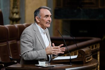 14/07/2026 El diputado de Sumar Enrique Santiago interviene durante una sesión plenaria extraordinaria, en el Congreso de los Diputados, a 14 de julio de 2026, en Madrid (España).
POLITICA
Carlos Luján - Europa Press