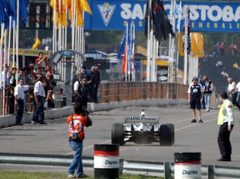 El F1 saliendo de boxes