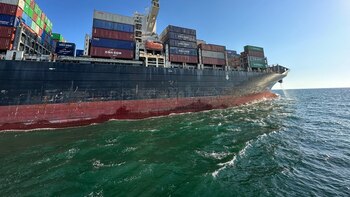 Un segundo carguero salió del