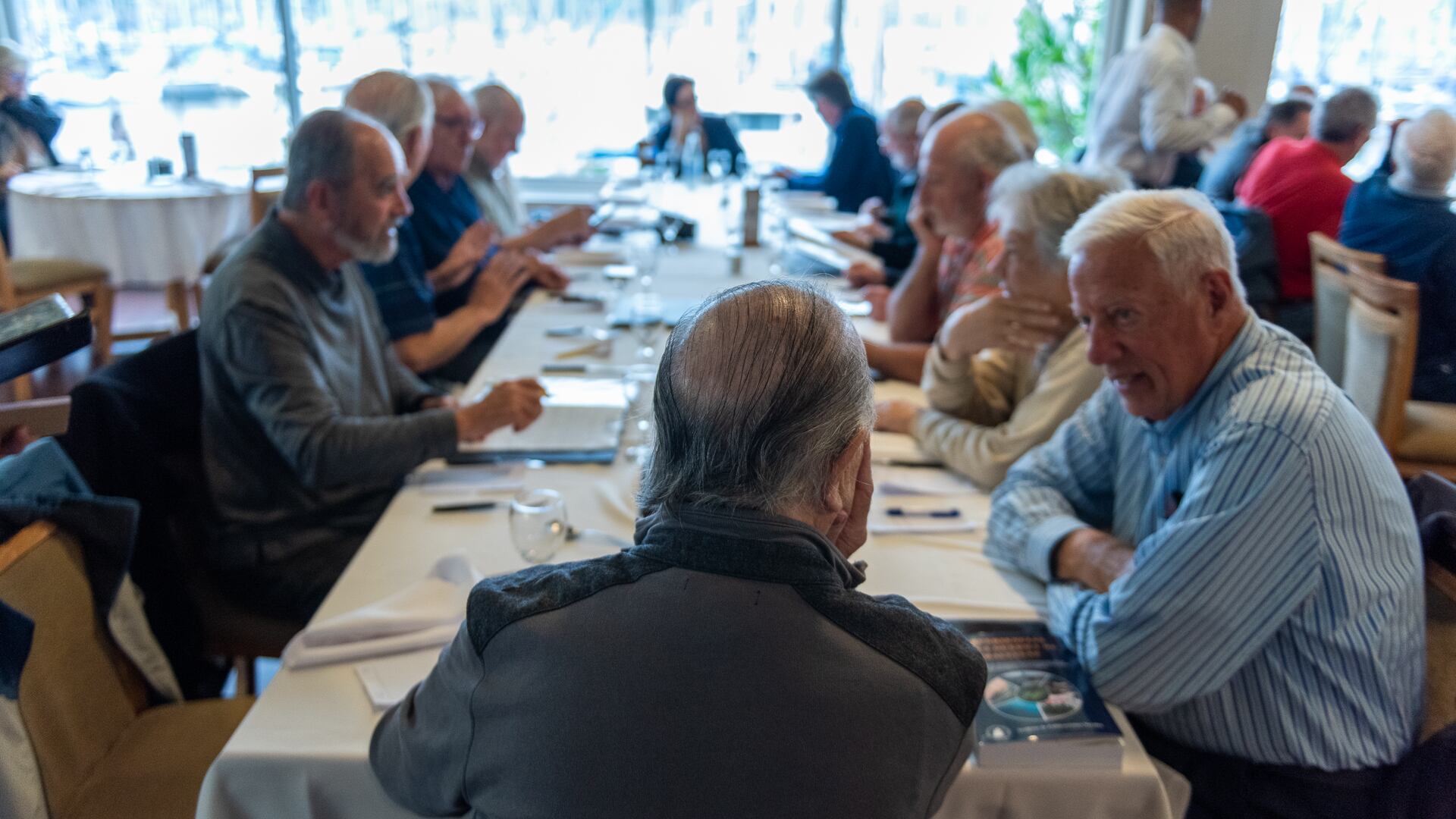 Se reúnen a almorzar una vez por mes