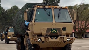 Desde La Pampa, el jefe del Ejército Argentino, teniente general Oscar Santiago Zarich –que, al igual que el ministro de Defensa, teniente general Carlos Alberto Presti, es parte de la Infantería–, fue testigo de la exhibición de las más recientes incorporaciones en materia de sistemas de armas y equipamiento (Foto: archivo DEF)
