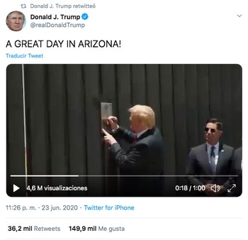 Donald Trump firma el muro