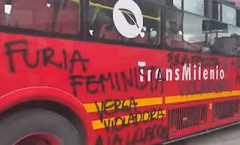 Un colectivo feminista vandalizó un