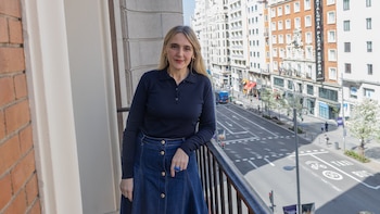 Desirée de Fez presenta su nuevo libro 'No la dejes sola'. (Alejandro Higuera López/Infobae)
