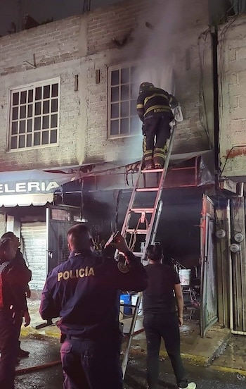Incendio papelería Alcaldía Iztapalapa dos