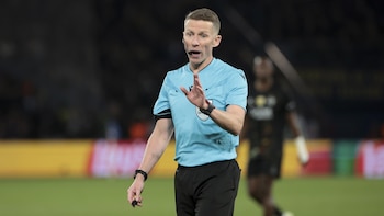 El español Alejandro Hernández Hernández, cuarto árbitro del Inglaterra-Noruega de cuartos del Mundial