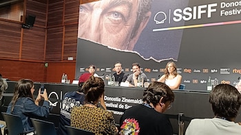 Koldo Almandoz muestra "las miserias de un hombre maduro" con "aroma a cine clásico" en 'Azken agurra'