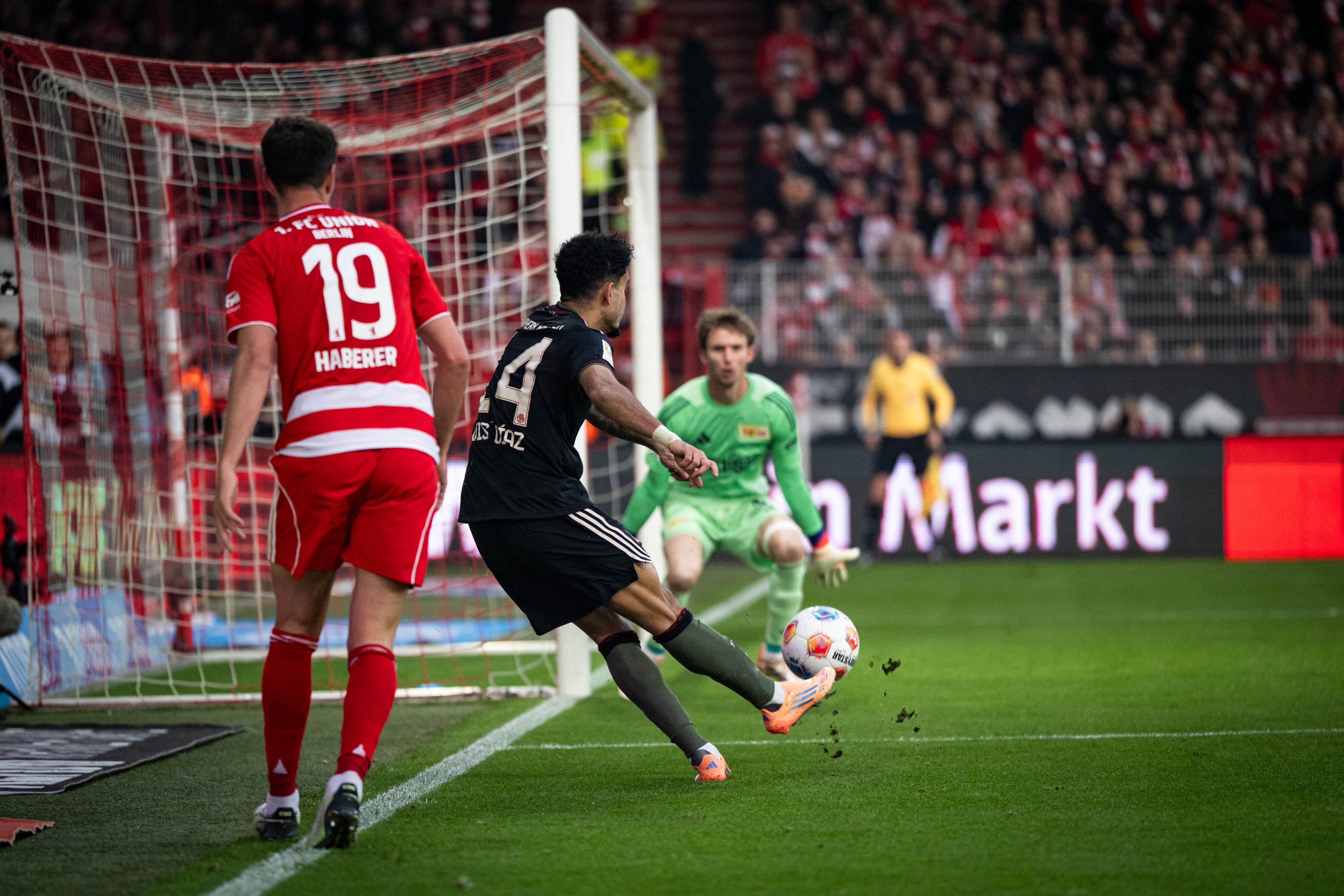 Luis Díaz marcó un gol espectacular cerca del cierre del primer tiempo