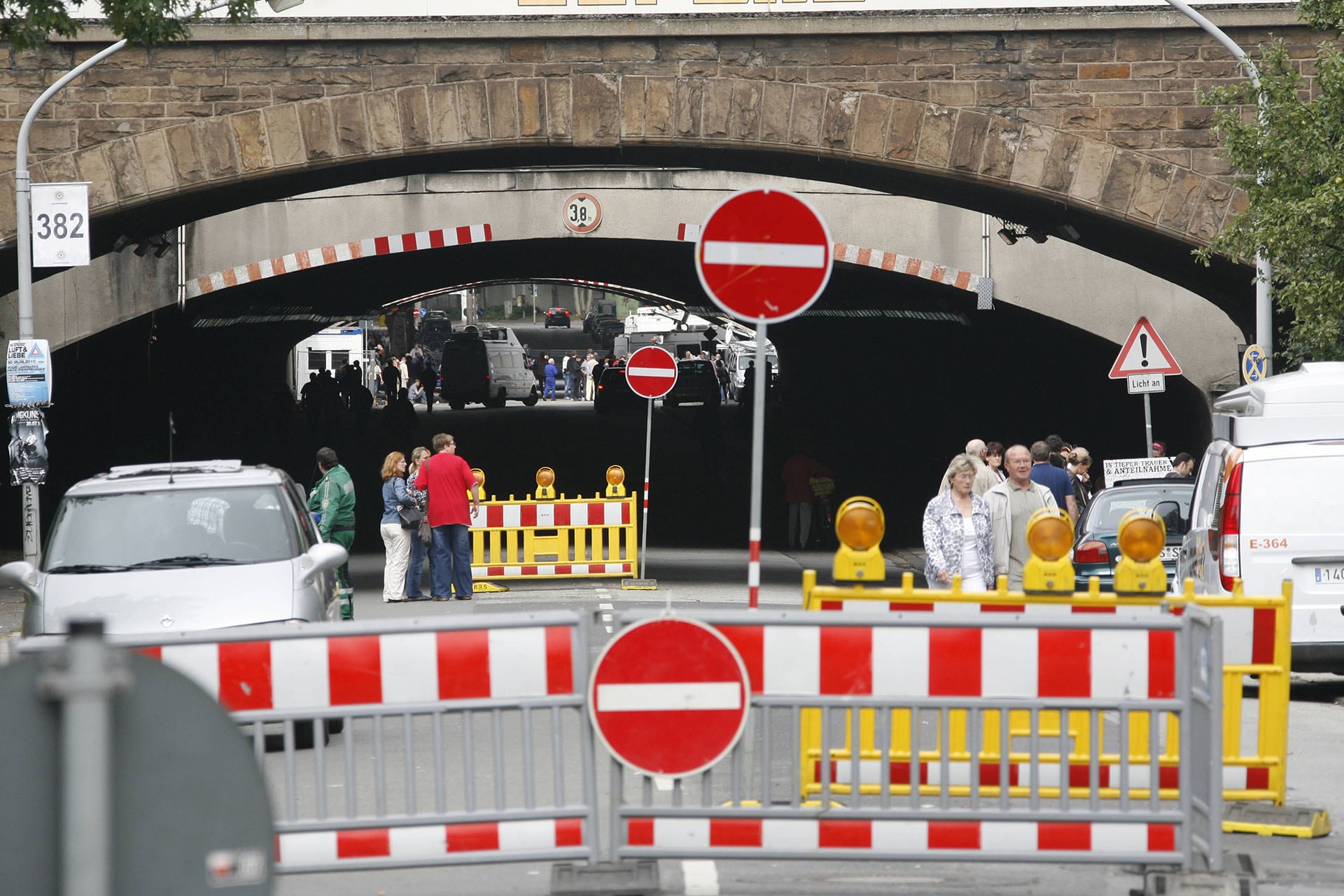 El Love Parade de Duisburgo terminó el 24 de julio de 2010 con 21 muertos en un túnel y más de 650 heridos (Grosby)