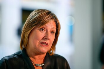 En la imagen, la directora