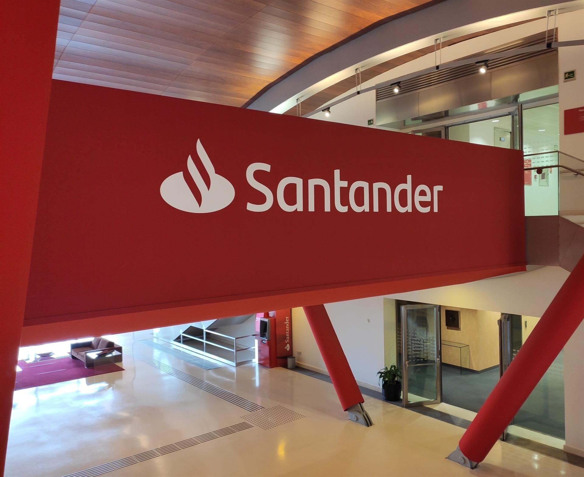 Santander prosigue la implantación de su plataforma Gravity con la migración del ‘core’ bancario de México