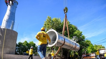 El proyecto de Aerocable en San Salvador avanza con la sexta torre y abre una fase que define el ritmo de la obra