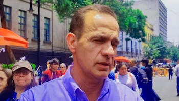 Israel Vallarta en la calles de la CDMX