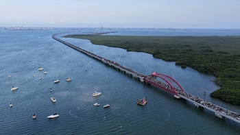 Claudia Sheinbaum Pardo inauguró el Puente Vehicular Nichupté en Cancún, Quintana Roo. (Foto: Presidencia)