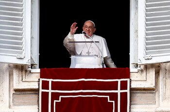 El papa Francisco dirige la