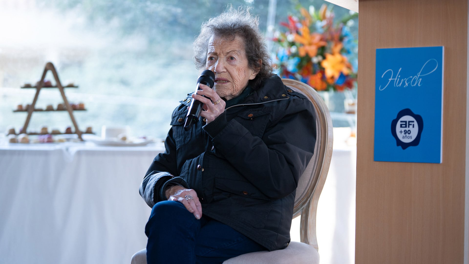 Ruth está cerca de cumplir los 100 años y conoce bien su misión de difundir el horror del nazismo