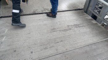 Reemplazo láminas puente peatonal Paloquemao