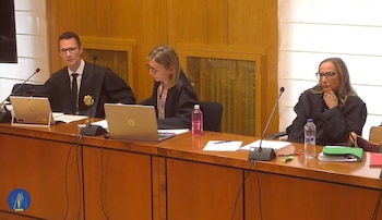28/10/2026 Primera por la derecha, la letrada de la Unión de Consumidores.
POLITICA CASTILLA Y LEÓN ESPAÑA EUROPA VALLADOLID JUSTICIA