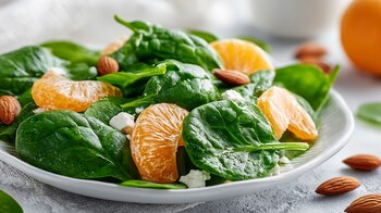 Ensalada de espinaca y mandarina,