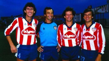 Junto al Patón Bauza, Carlos