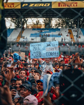 Una multitud se acercó a