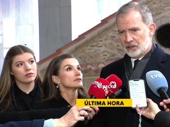 Los reyes hablando del accidente