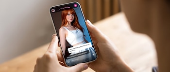 La muñeca puede recordar preferencias,