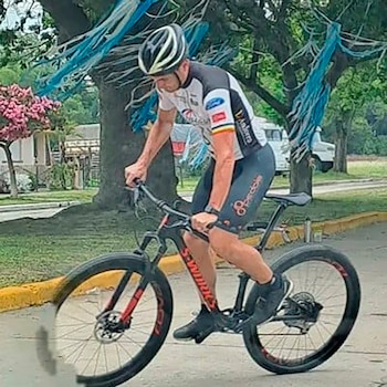 Scaloni pedaleando y despuntando el