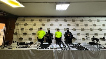 Con ayuda del FBI, descubrieron un centro internacional de tráfico de armas en Medellín: encontraron desde ametralladoras hasta un dron