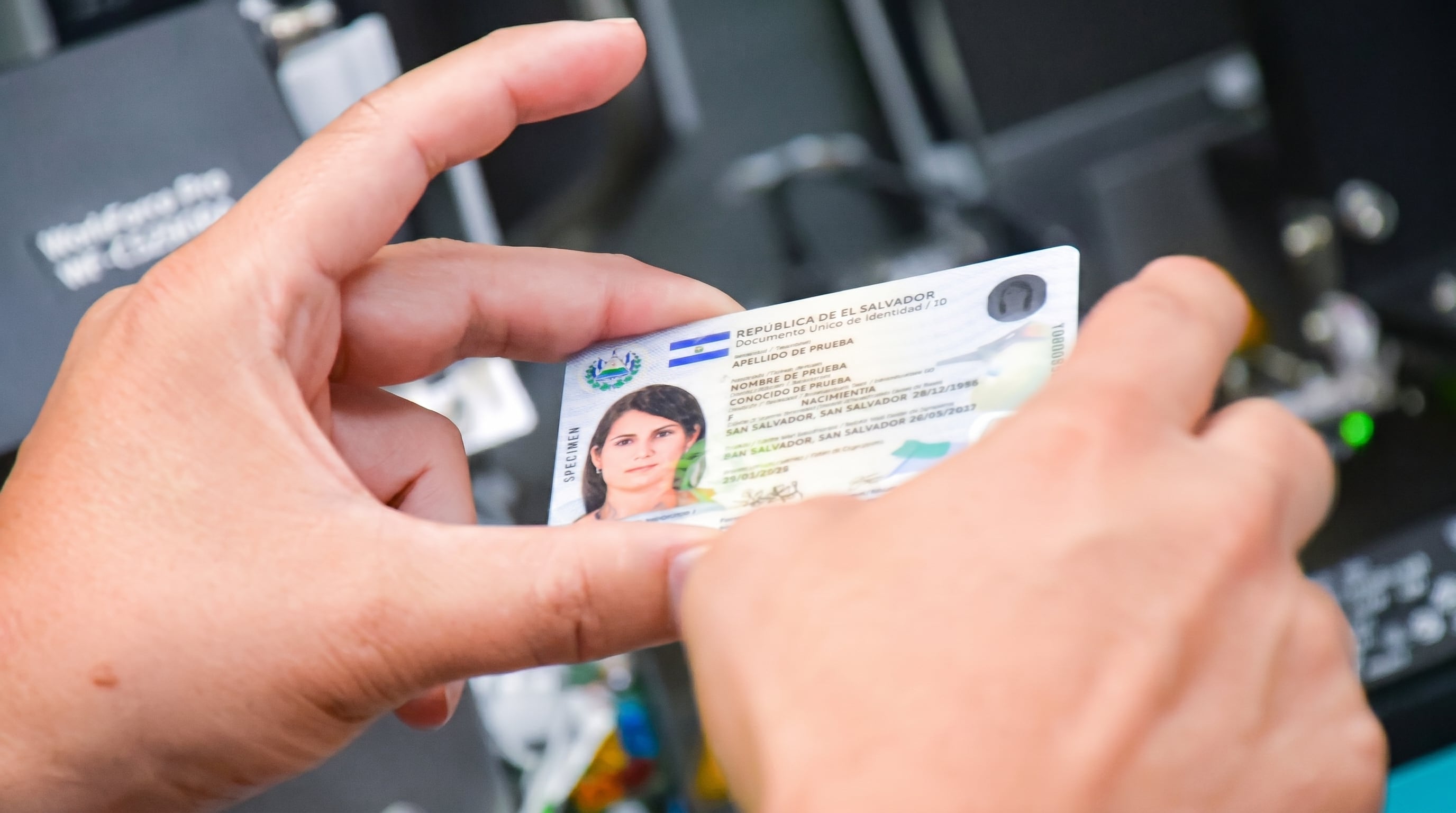 ¿Renovar el DUI sin salir de casa? Ahora los salvadoreños pueden hacerlo en minutos gracias a una plataforma digital