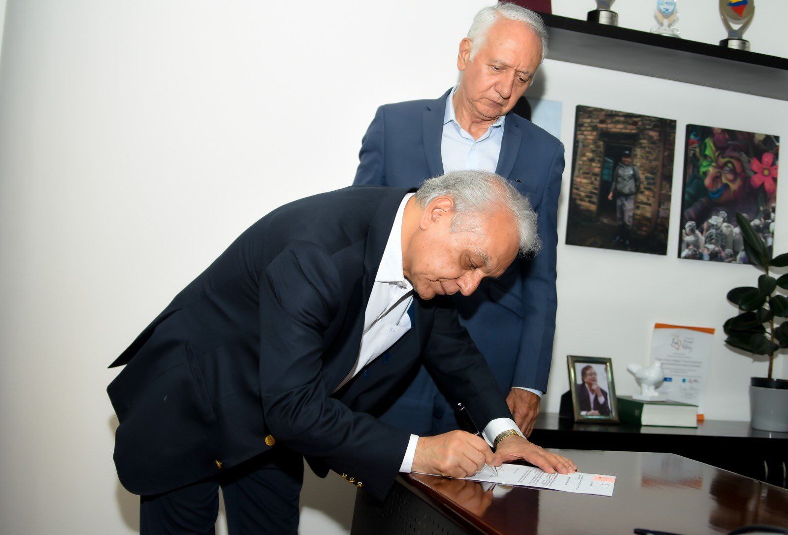 El ministro Guillermo Alfonso Jaramillo resaltó el compromiso institucional de velar por el derecho a la salud con el nuevo nombramiento de Bernardo Camacho - crédito @MinSaludCol