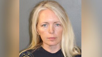 Dueña de 54 perros dejó