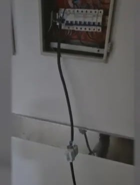 Así fue el empalme que realizaron los profesionales para reactivar el sistema eléctrico