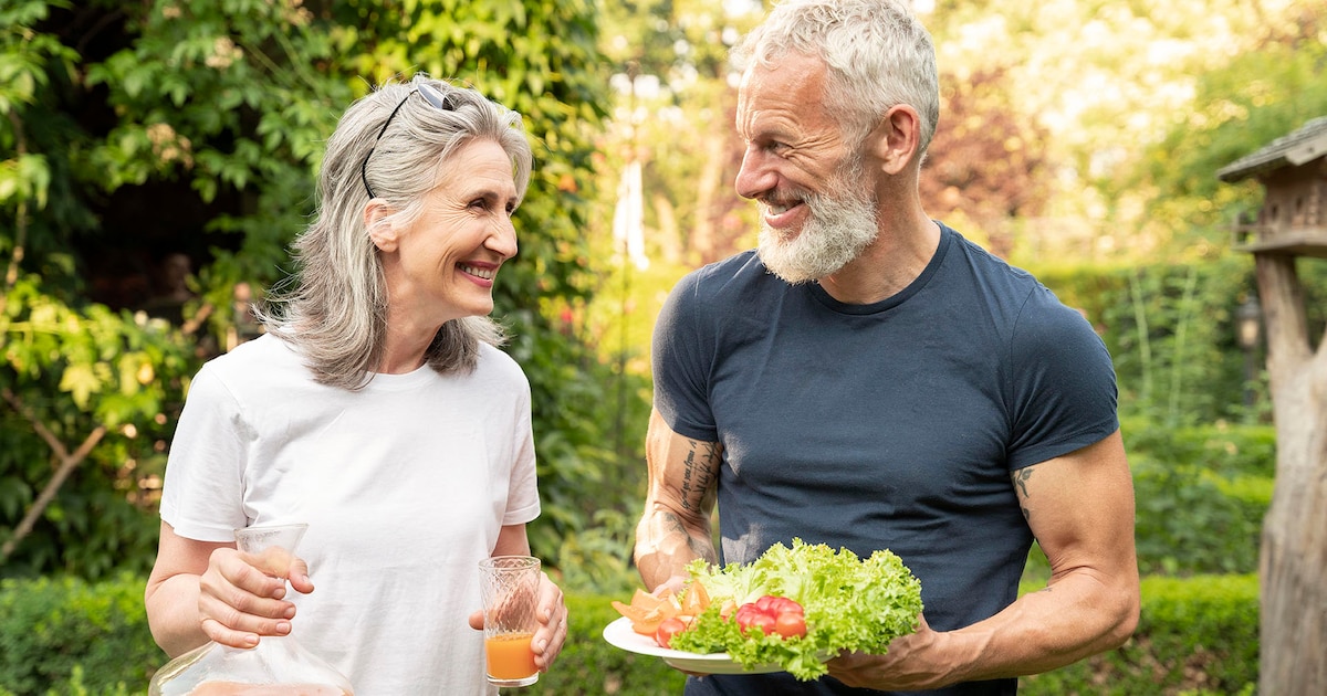 Alimentos que protegen la memoria y el cerebro en adultos mayores