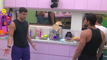 Moisés Peñaloza y Masad Altamimi protagonizan encontronazo dentro de la casa
