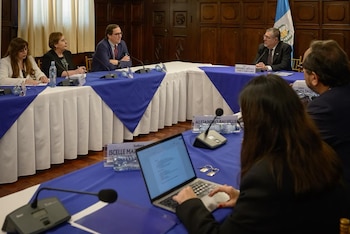 El presidente Arévalo reafirmó su compromiso con la legalidad y transparencia durante el proceso de elección del nuevo jefe del Ministerio Público. (Cortesía: Presidencia de Guatemala)