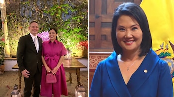 Hombre en traje negro y mujer con vestido fucsia posando sonrientes. Otro cuadro muestra a mujer con bléiser azul sonriendo, con una bandera amarilla al fondo.